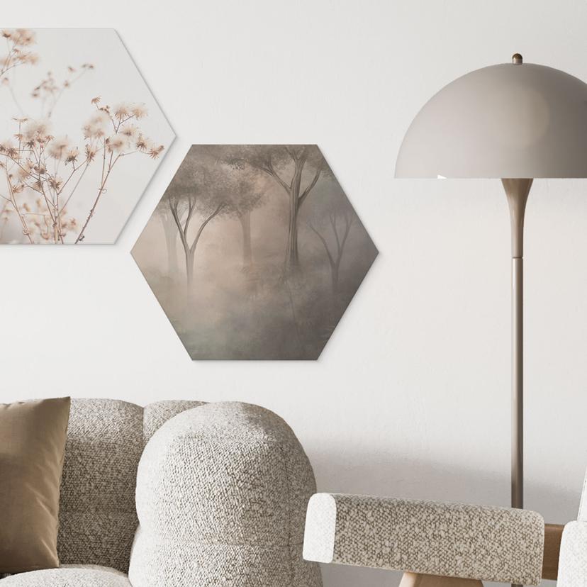 Hexagon Wandbild Waldmagie im Morgennebel Beige - Ms Tiff - Alu-Dibond