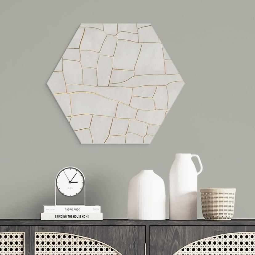 Stampe per pareti a forma di esagono Modello astratto di crepe in beige - Alma - Alu-Dibond