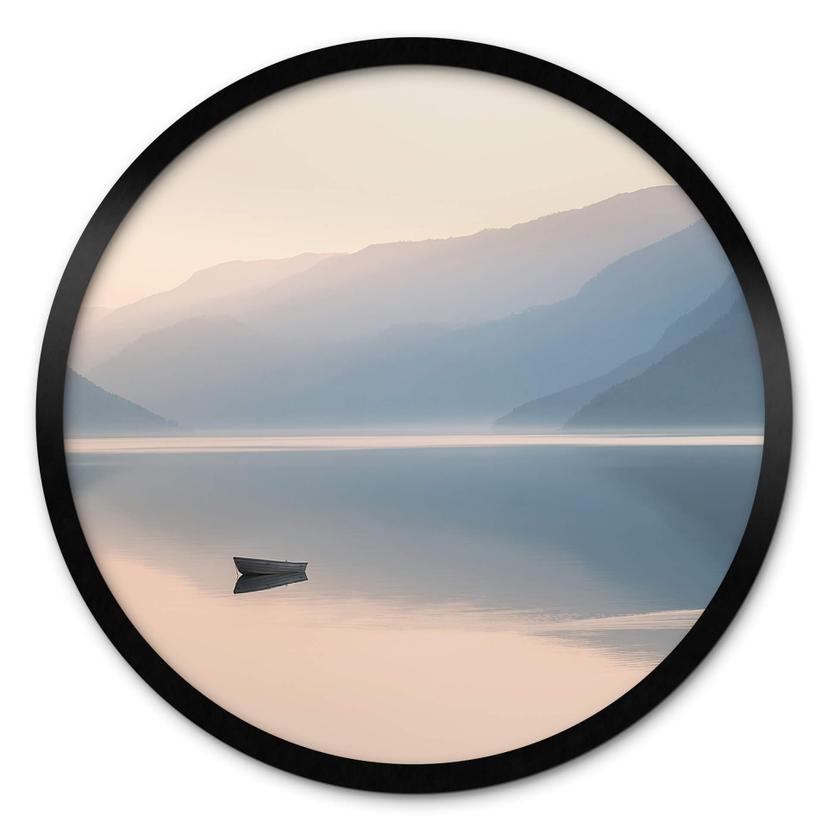 Póster Davidsson - Lago y montañas en pintoresca armonía - Redondo