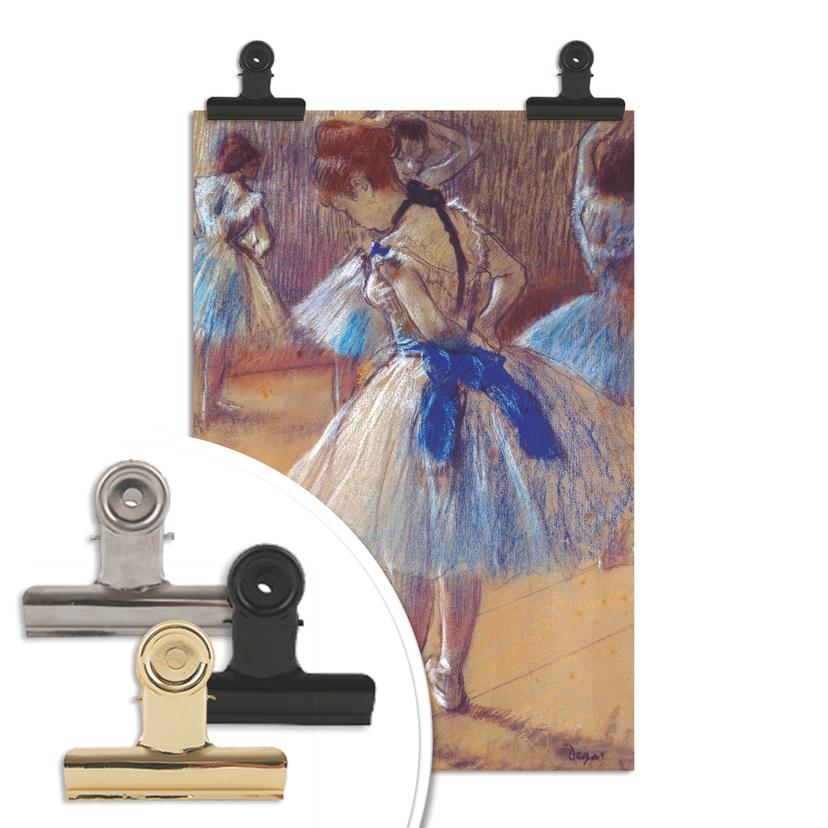Poster Degas - Ballerina mentre si lega il fiocco