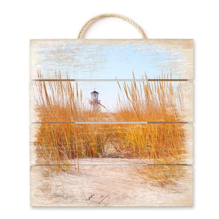 Trätavla fyr på en strand - 40x41,5 cm