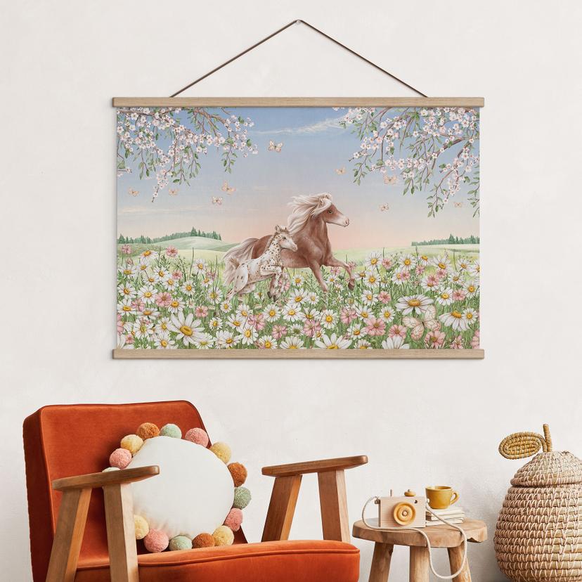 Cameretta Stampa su tessuto Cavalli nel prato fiorito - Kikki Belle
