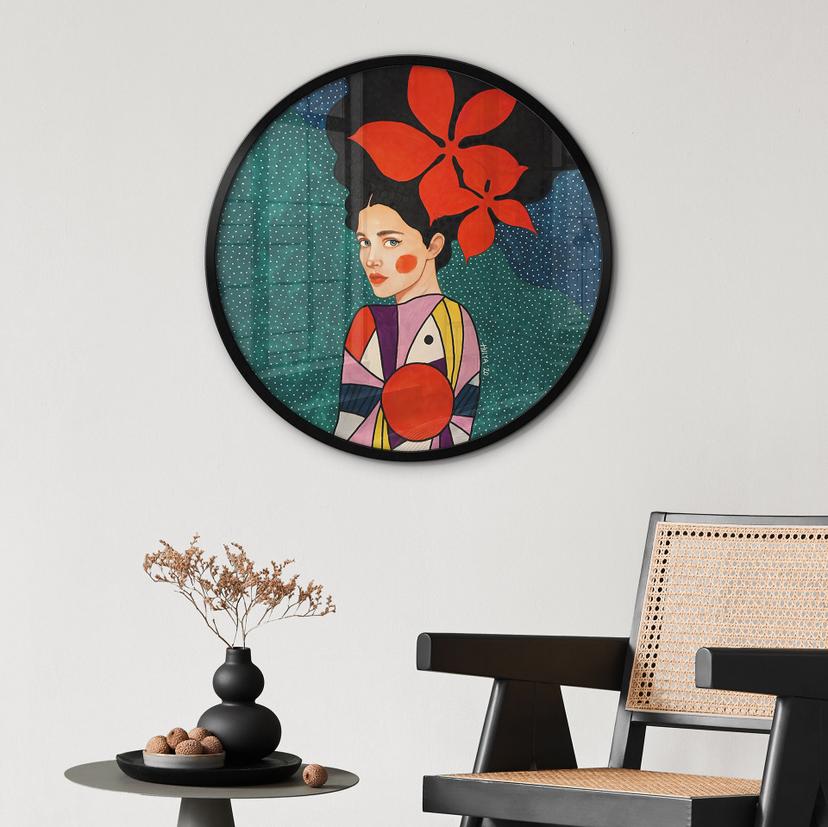 Poster donna con fiori rossi e abito a fantasia - Hülya - Rotondo