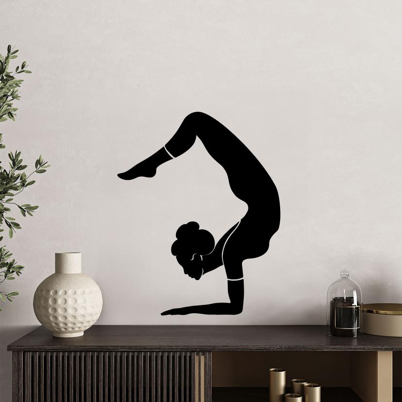 Wallsticker yoga skorpion silhuet ensfarvet