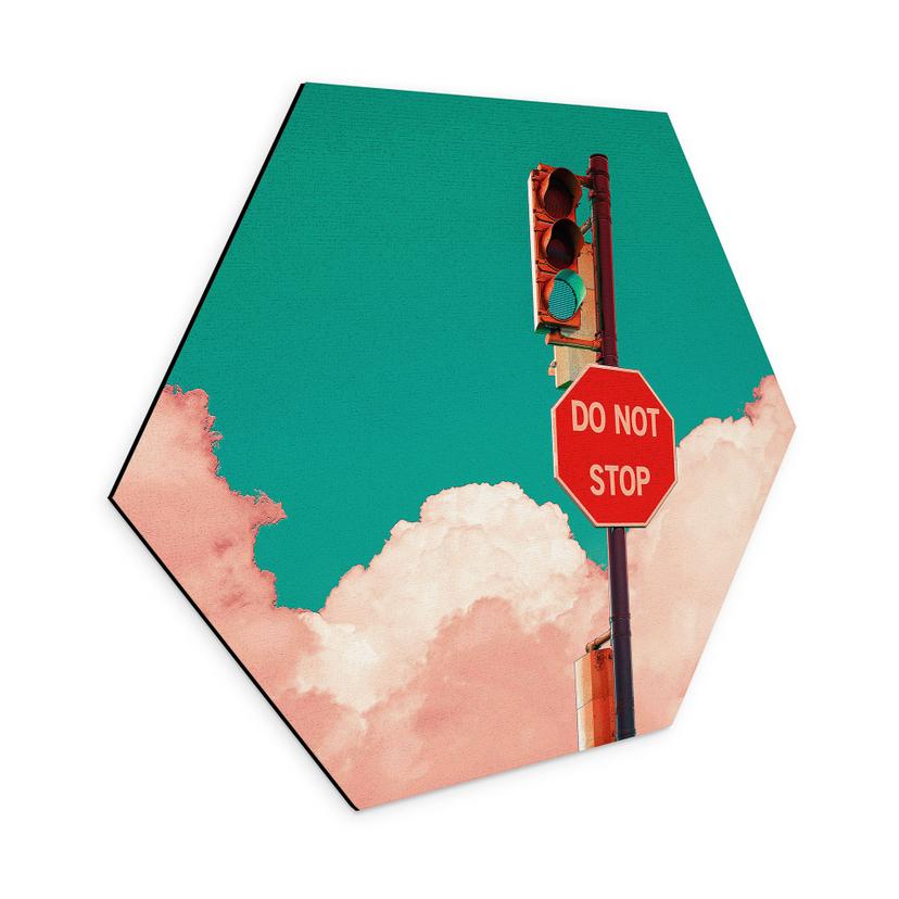 Hexagon Dibond Do Not Stop - Skilt foran turkisblå himmel - CosmoZach