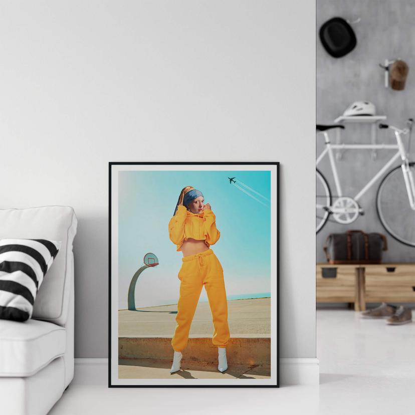 Poster Loose - Flickan i de gula joggingbyxorna