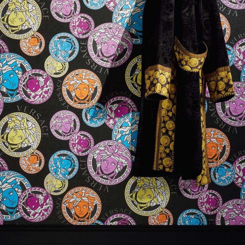 Versace tapet i farverigt og sort non-woven tapet medusa hoved luksus design tapet