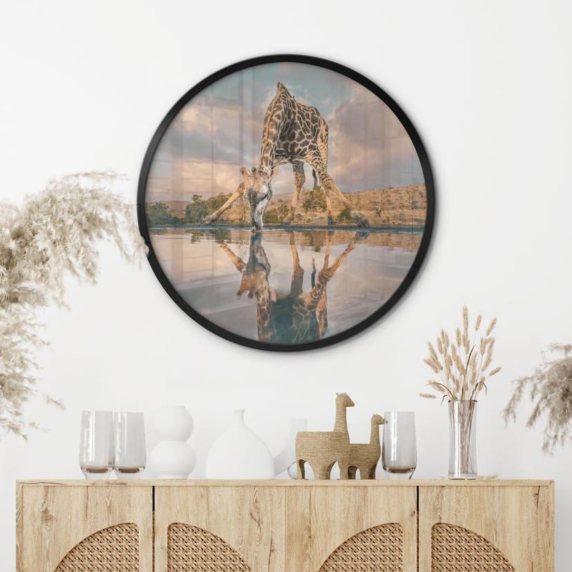 Poster animali | Riflesso di una giraffa in libertà - Amtmann - Rotondo