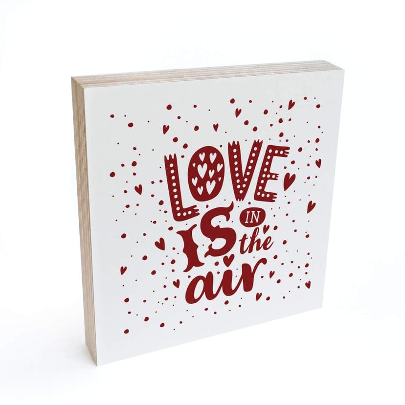 Billede af træ til at sætte op - Love is in the air red - 15x15 cm