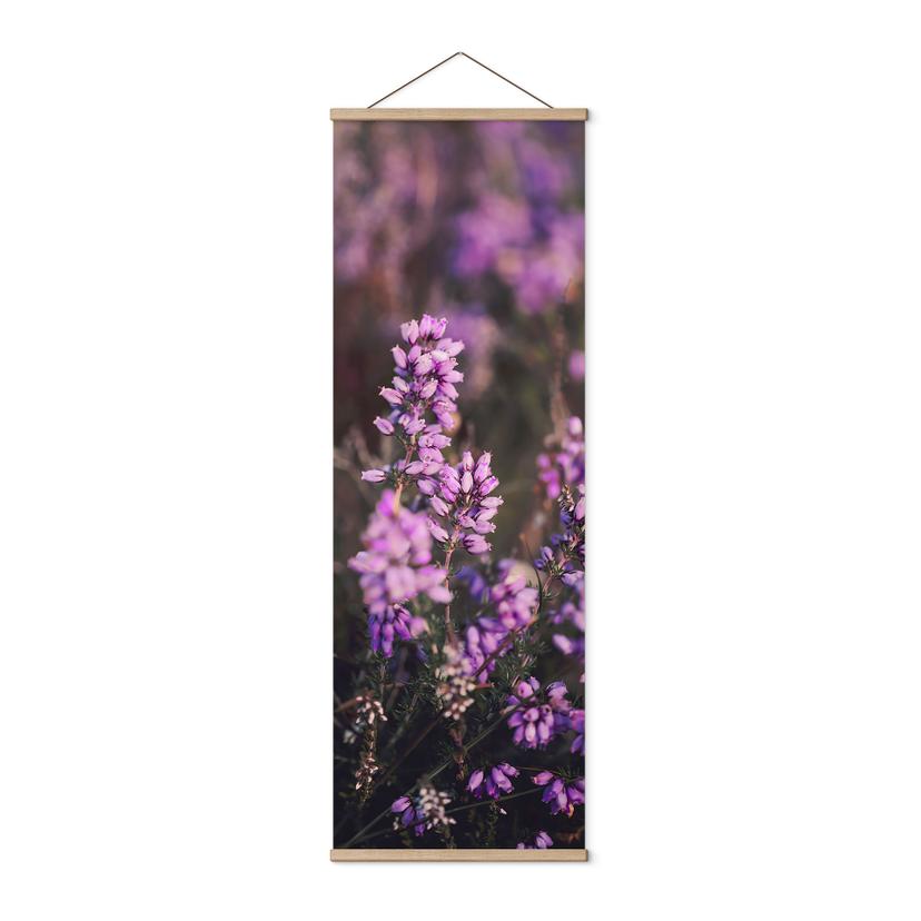 Tekstil plakat - Lilla lyngblomst i varmt lys - Annie - Panorama