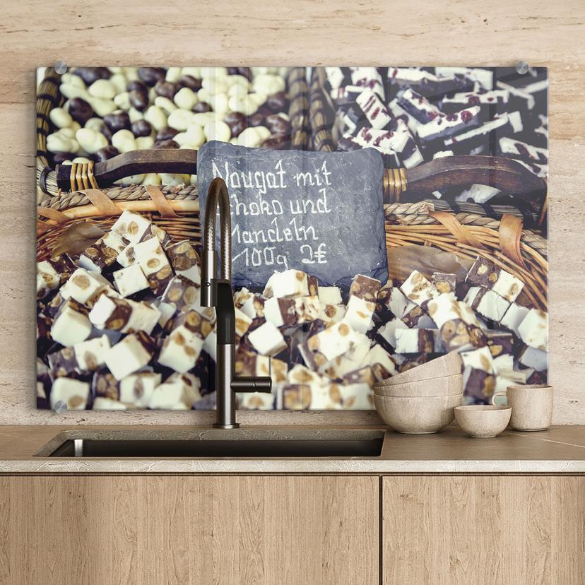 Spritzschutz Nougat mit Schokolade und Mandeln