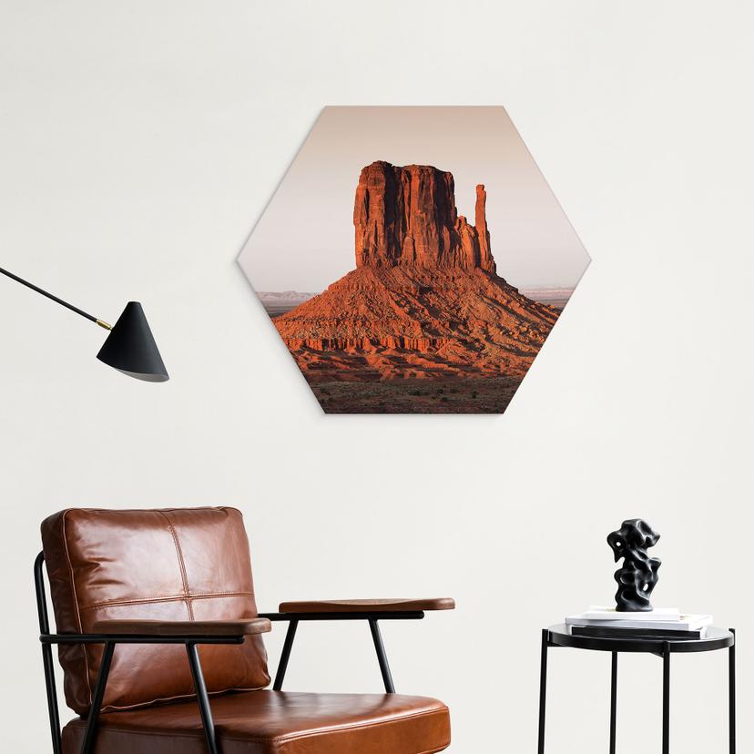Formazione rocciosa esagonale a Stampe per pareti nella Monument Valley - Hugonnard - Alu-Dibond