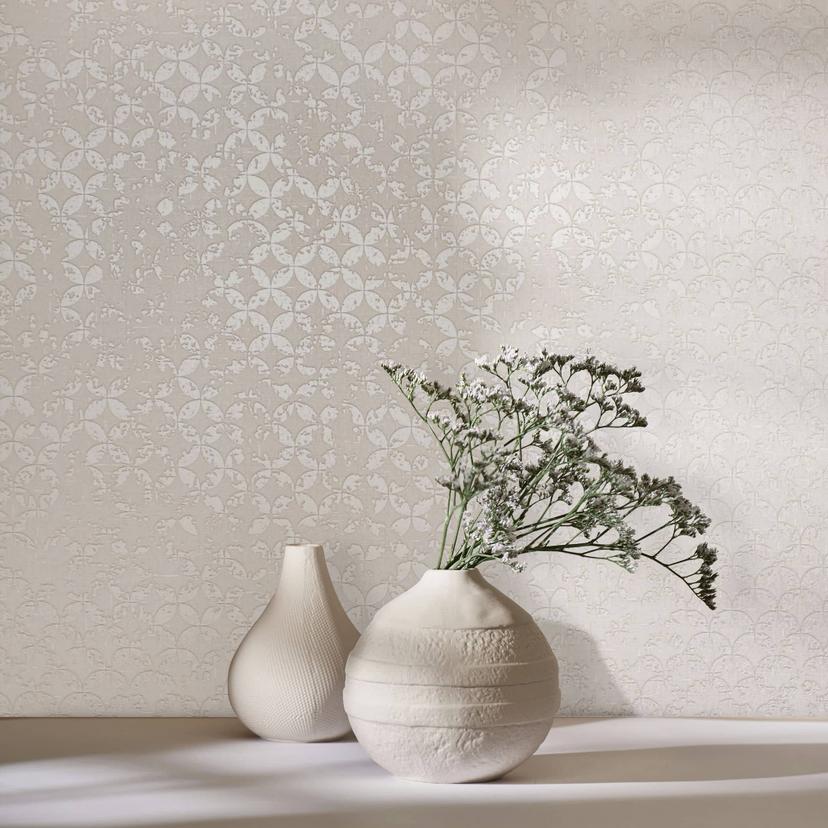 Non-woven tapet med stjerner i ornamental stil beige grafik