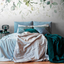 Leaves Green White - non-woven tapet med akvarelmotiv til stue og soveværelse