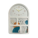 Horloge murale moderne en MDF blanche, horloge à quartz avec balancier et motif féminin abstrait 31x45x4,5 cm