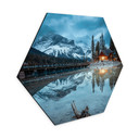 Hexagon Wandbild Bergidylle am abendlichen See - Bing Li - Alu-Dibond
