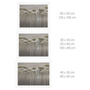 Poster lotusbloemen met zwaan in water in grijs - Ms Tiff