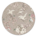 Billede af kraner i en kirsebærblomst Rush Beige - Bloomery Decor - rund – print på aluminium