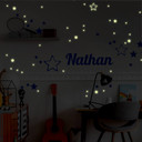 Wallsticker Dit navn + stjerner som er selvoplysende i mørke - vægprint