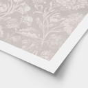 Plakat z kwiatami w kolorze beżowym - Bloomery Decor