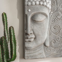 Buddha Wandskulptur - Asiatische Wanddeko aus Kunststein mit Seil - 41x78 cm