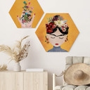 Hexagon Dibond Treechild - Colorful flowers in Frida's hands