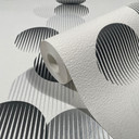 Polkaprikket tapet, non-woven tapet Novamur Yvi hvid