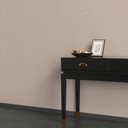 Non-woven tapet slät rosabeige med en fin linne-struktur, subtilt modern och elegant