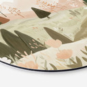 Billede af pastelfarvet bjerglandskab med blomster - Treechild - rund – print på aluminium