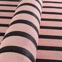 Mat non-woven tapet i pink og sort - moderne 3D-panellook pigetapet