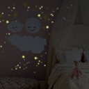 Muursticker  Wolken en Maan met Glow in Dark Sterrenhemel