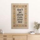 Houten Wanddecoratie Don't let idiots Spreuk met Borduurpatroon - Magnusson