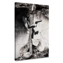 Płótno Banksy'ego w Ukrainie - Handstand w gruzach