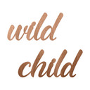 drewniany napis 3D Wild Child - mahoń