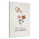 Leinwandbild mit Gießkanne und Blumen - Affirmation 'Fehler helfen mir zu lernen'