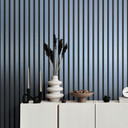 Metallic blå non-woven tapet med sort skandinavisk akustisk træpanel look luksus tapet