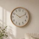 Horloge murale beige avec cadre effet bois, horloge à quartz ronde avec grands chiffres 30x30x4 cm