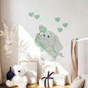 Sticker mural - Bébé éléphant avec cœurs (vert)