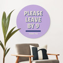 Dibond vægdekoration Please leave by 9 - Fritsch – print på aluminium (Alu-Dibond)