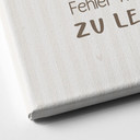 Leinwandbild mit Gießkanne und Blumen - Affirmation 'Fehler helfen mir zu lernen'