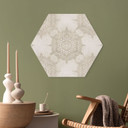 Sekskantet billede Elegant mandala i sandguld - Bloomery Decor - aluminium dibond