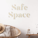 3D Schriftzug Safe Space - Holzdeko aus Pappel