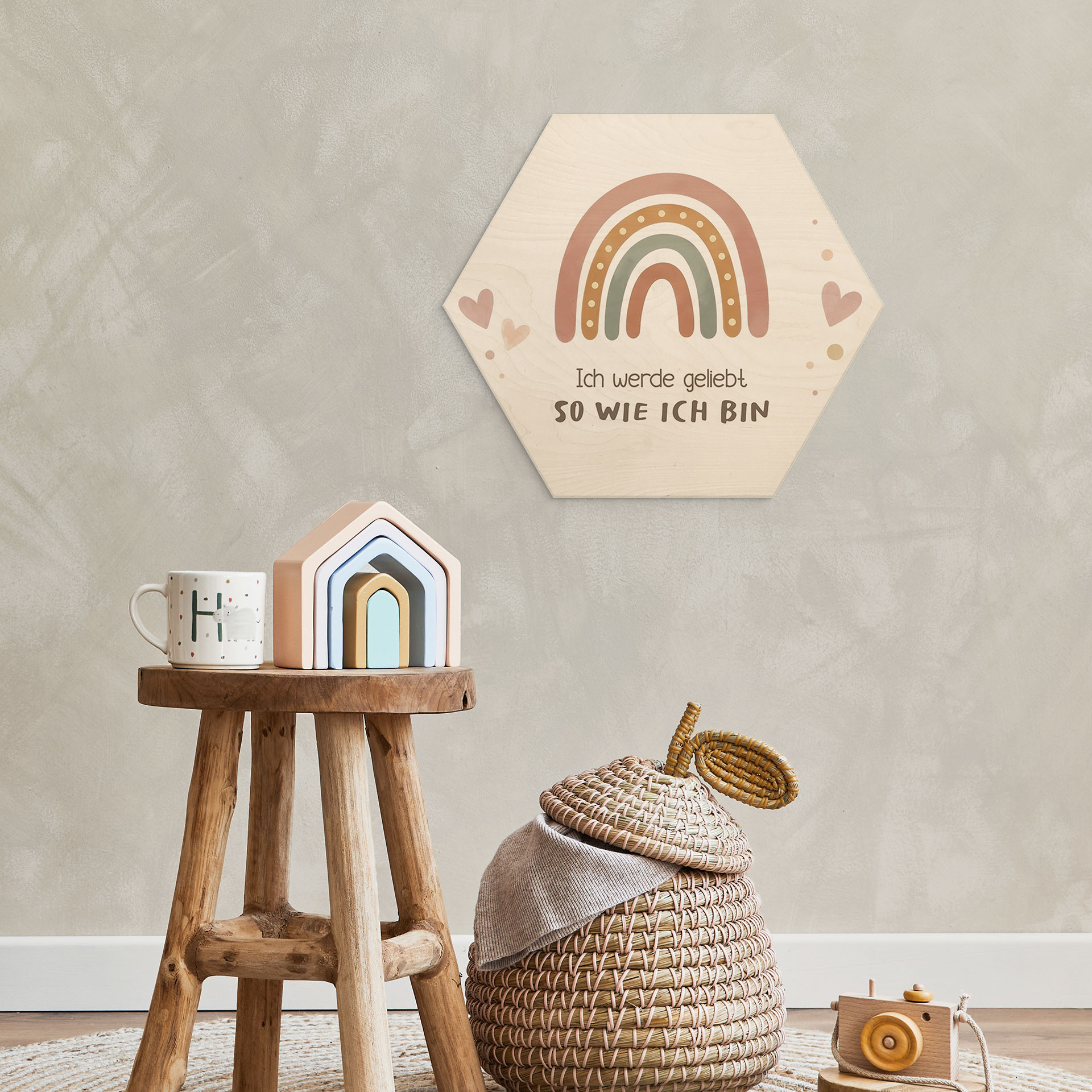 Holzbild Hexagon mit Boho-Regenbogen - Bestärkung 'Ich werde geliebt'