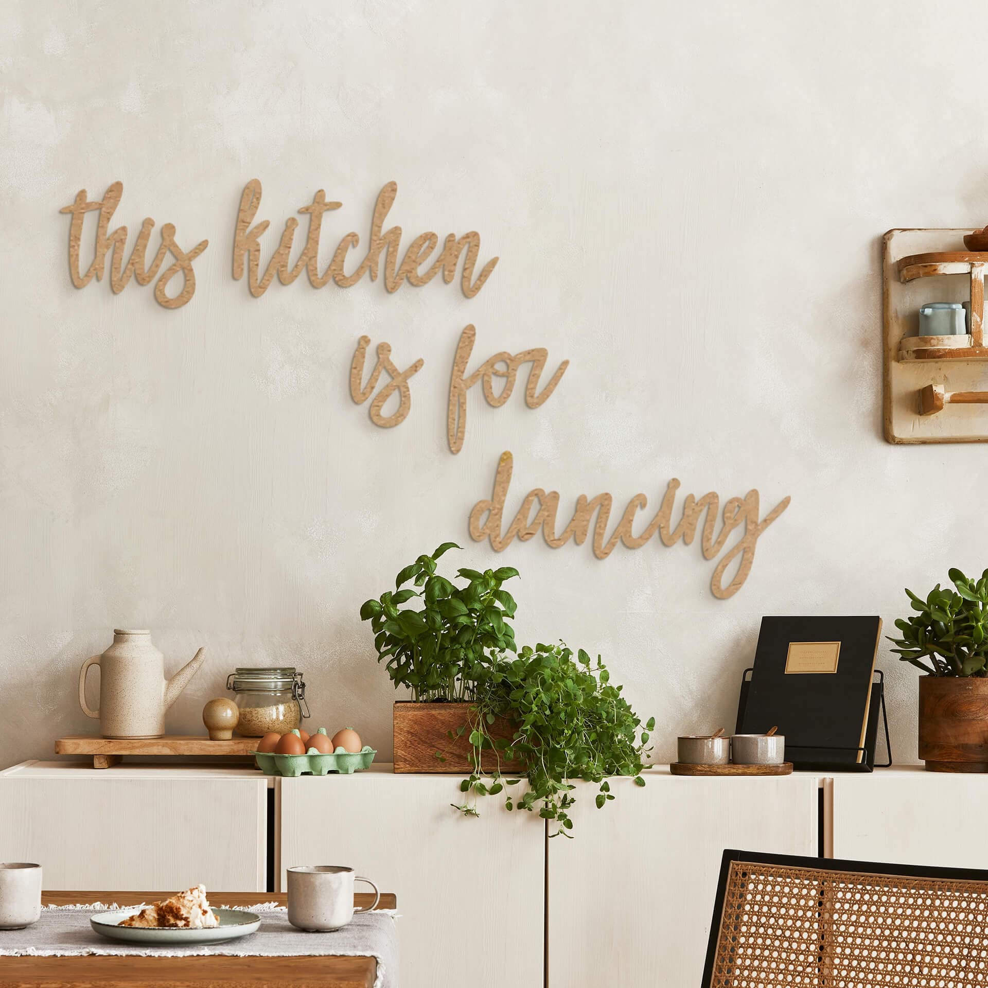 drewniany napis 3D This kitchen is for dancing (5 sztuk) - MDF nature
