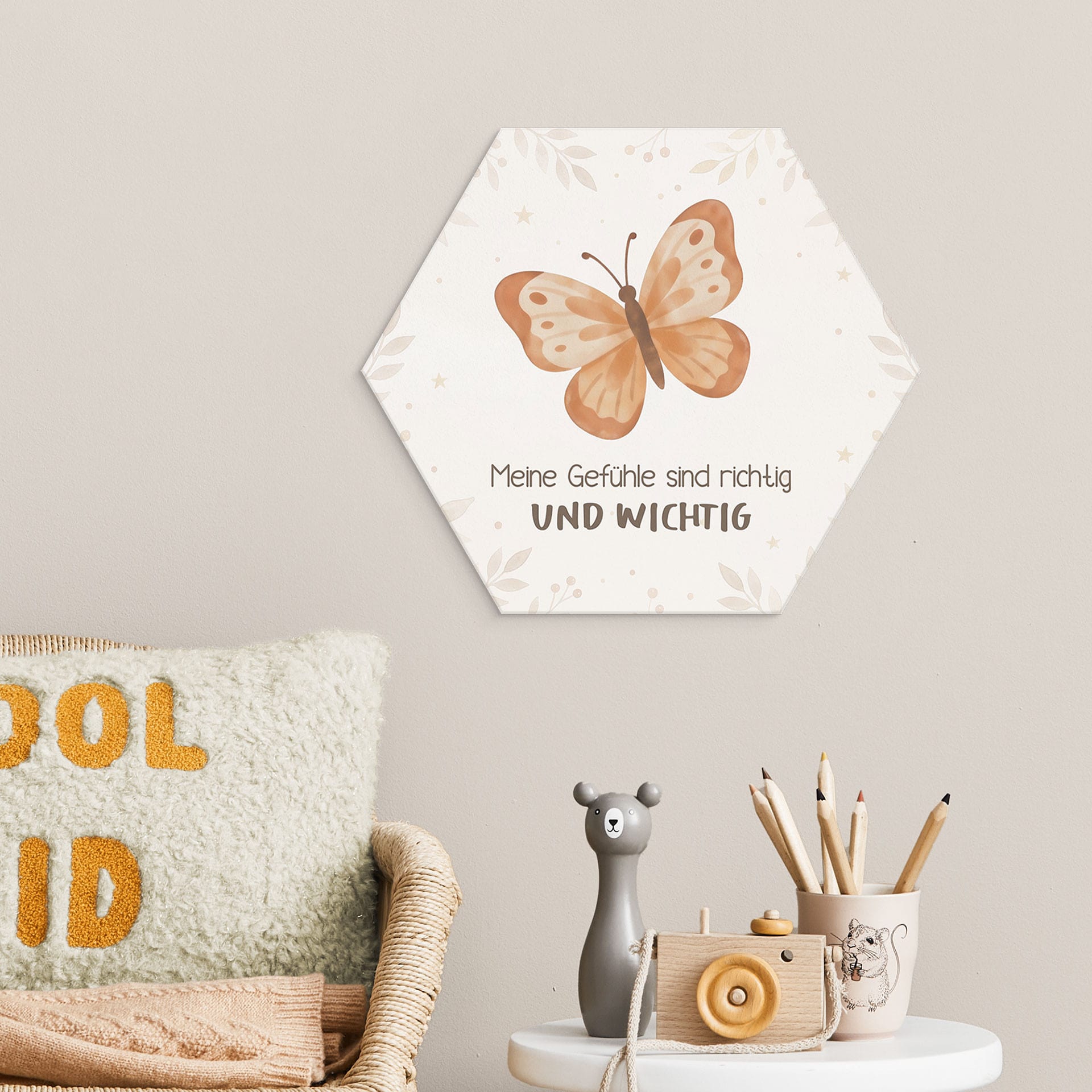 Alu-Dibond Hexagon mit Schmetterling - positiver Spruch 'Meine Gefühle sind richtig und wichtig'