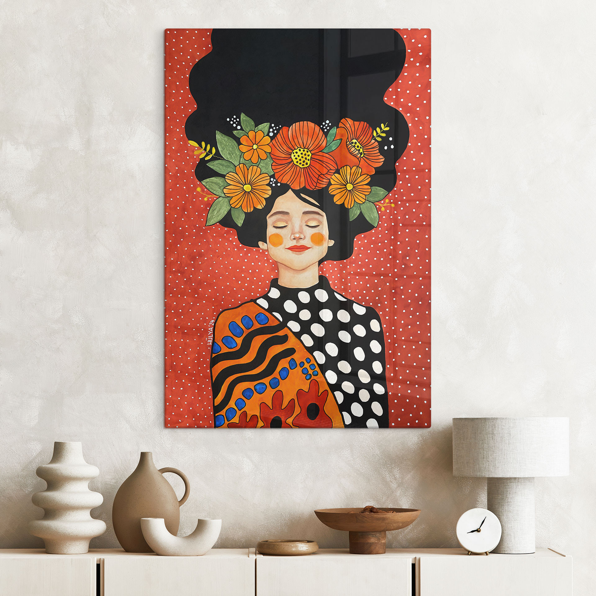 Glasbillede - Smilende kvinde med orange blomster - Hülya