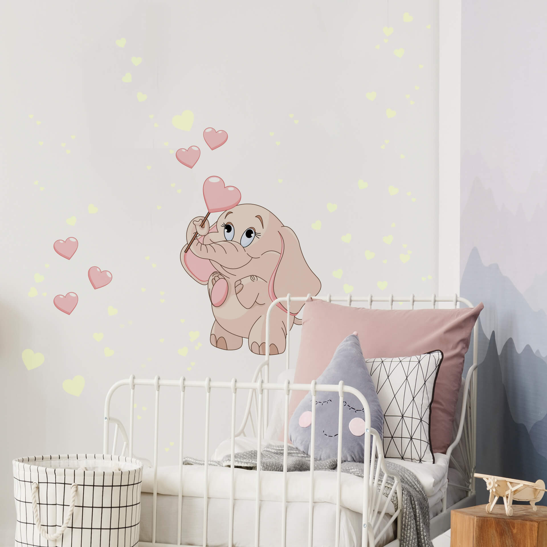 Wandtattoo Elefantenbaby mit Herzen (rosa) + Leuchtsticker