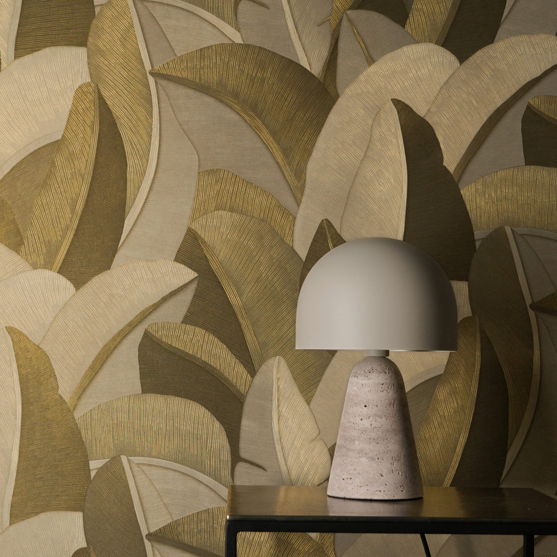 Vliesbehang Isabelle Golden Canopy palmbomen goud beige - palmbladeren jungle metallic hal