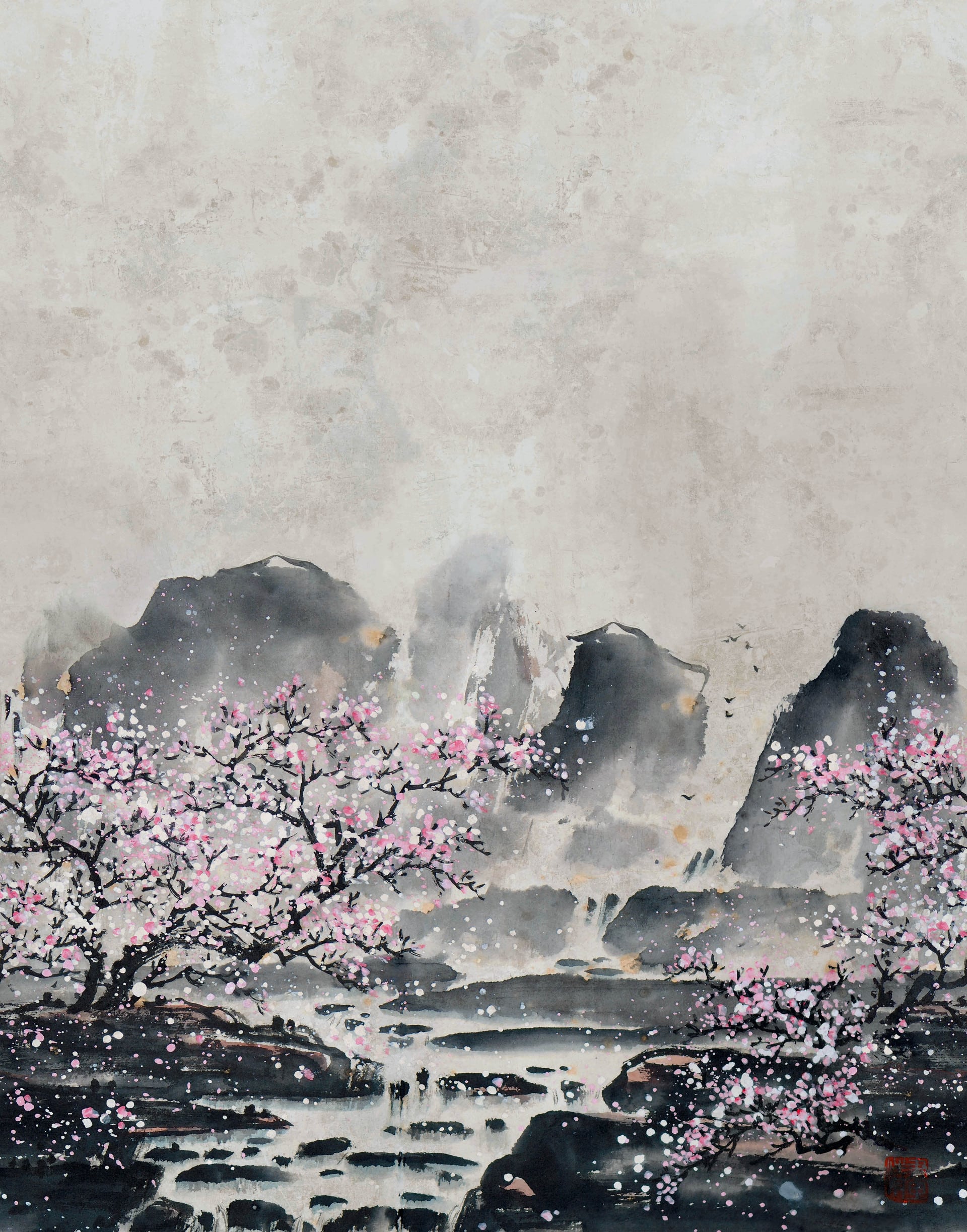 Papier peint photo Fleurs de cerisier dans la brume avec montagnes dans les tons gris et rose pâle 2