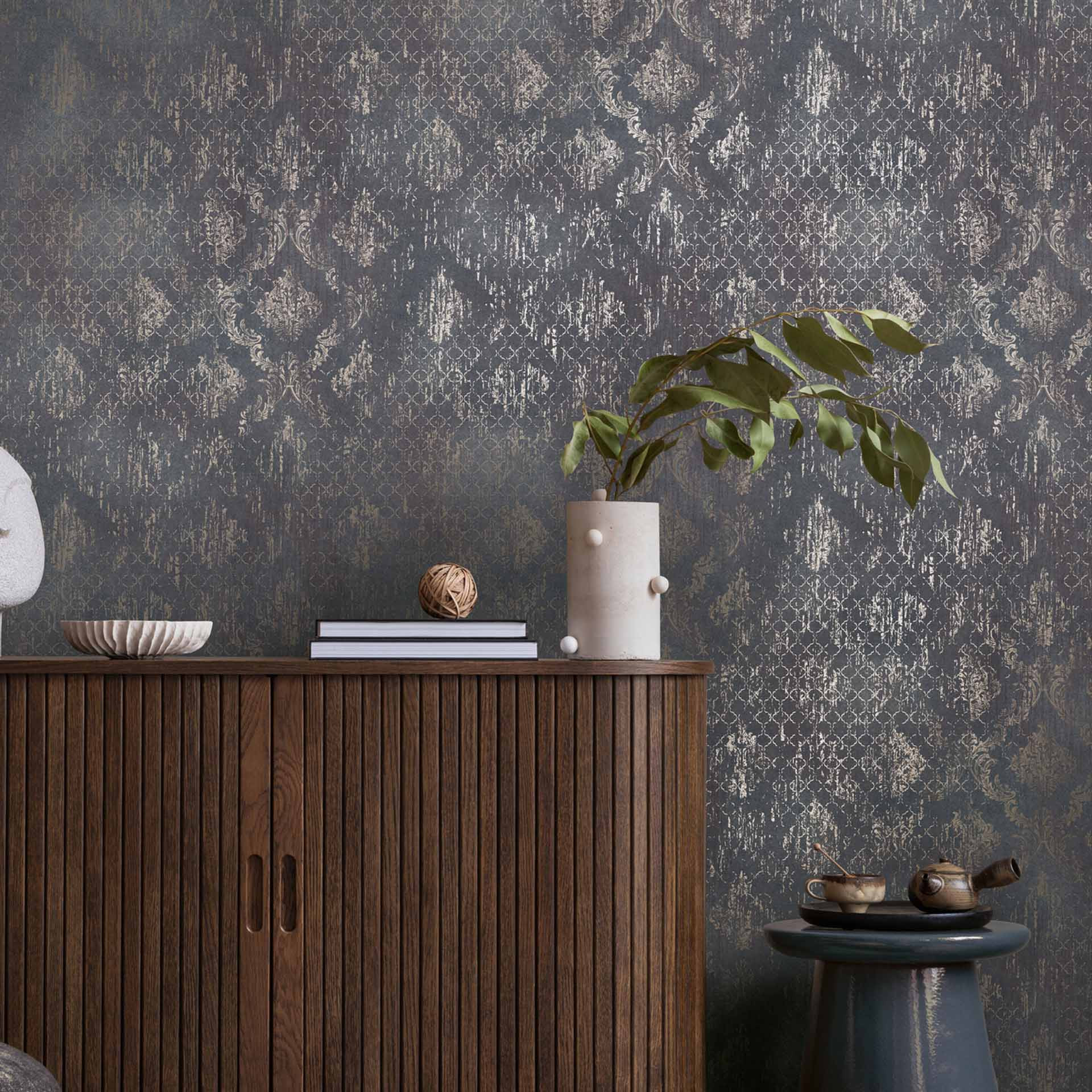 Sierbehang blauw zilver - Vliesbehang met glans en vintage ornamenten